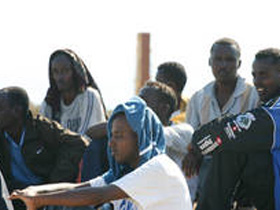 Нелегальные иммигранты из Ливии. Фото: с сайта ansa.it
